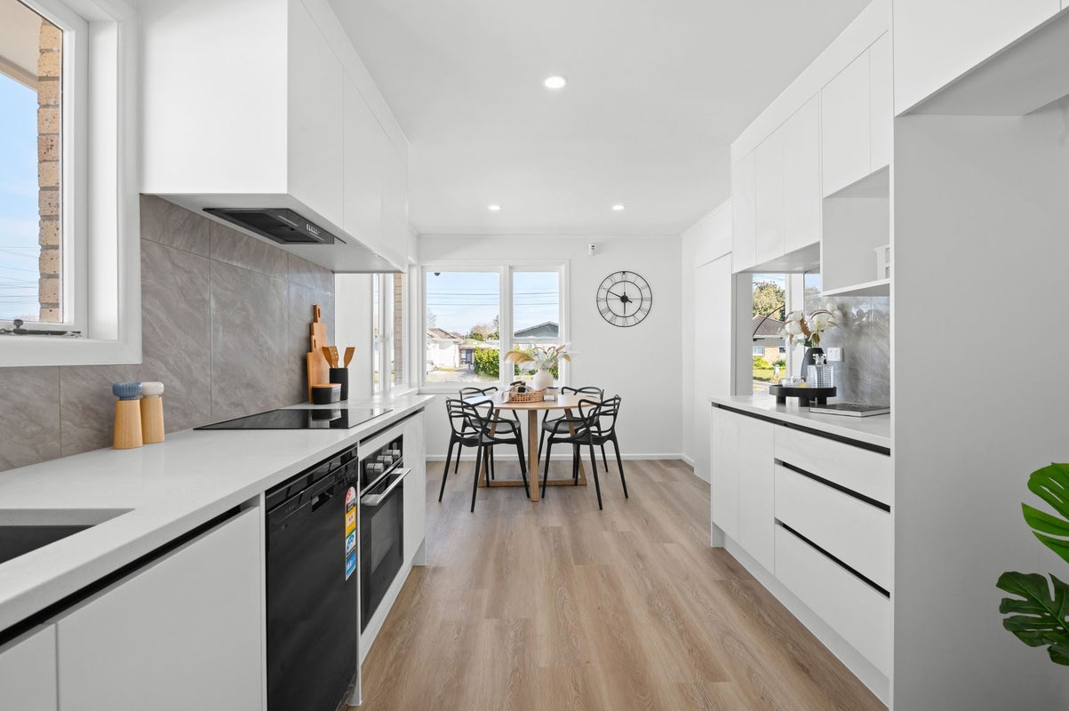 8 Dalesford Street, Silverdale, Hamilton - Carousel 2