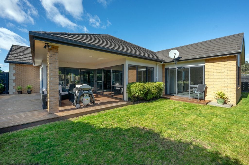 11 Baxendale Drive, Matipo Heights, Rotorua - Carousel 2