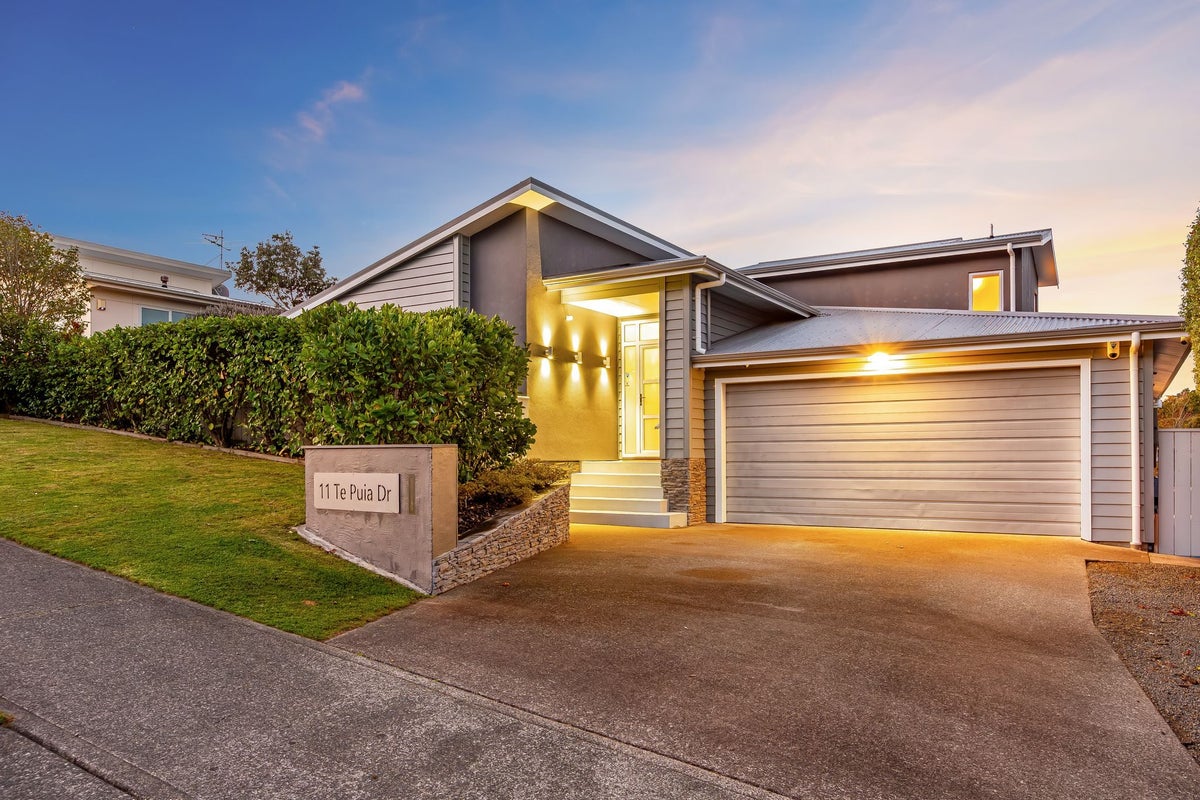 11 Te Puia Drive, Aotea, Porirua - Carousel 36