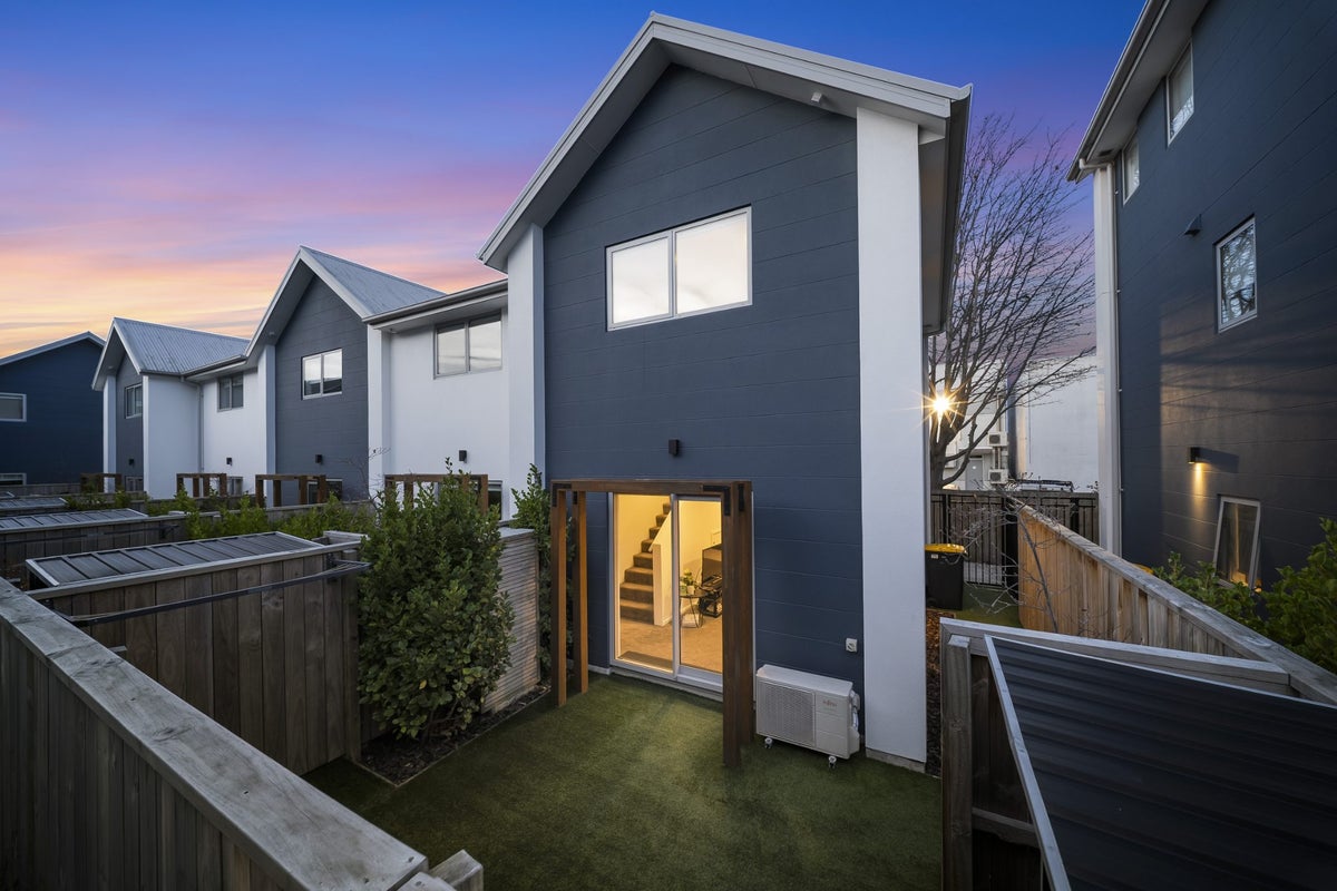 8/205 Salisbury Street, Christchurch Central, Christchurch - Carousel 1