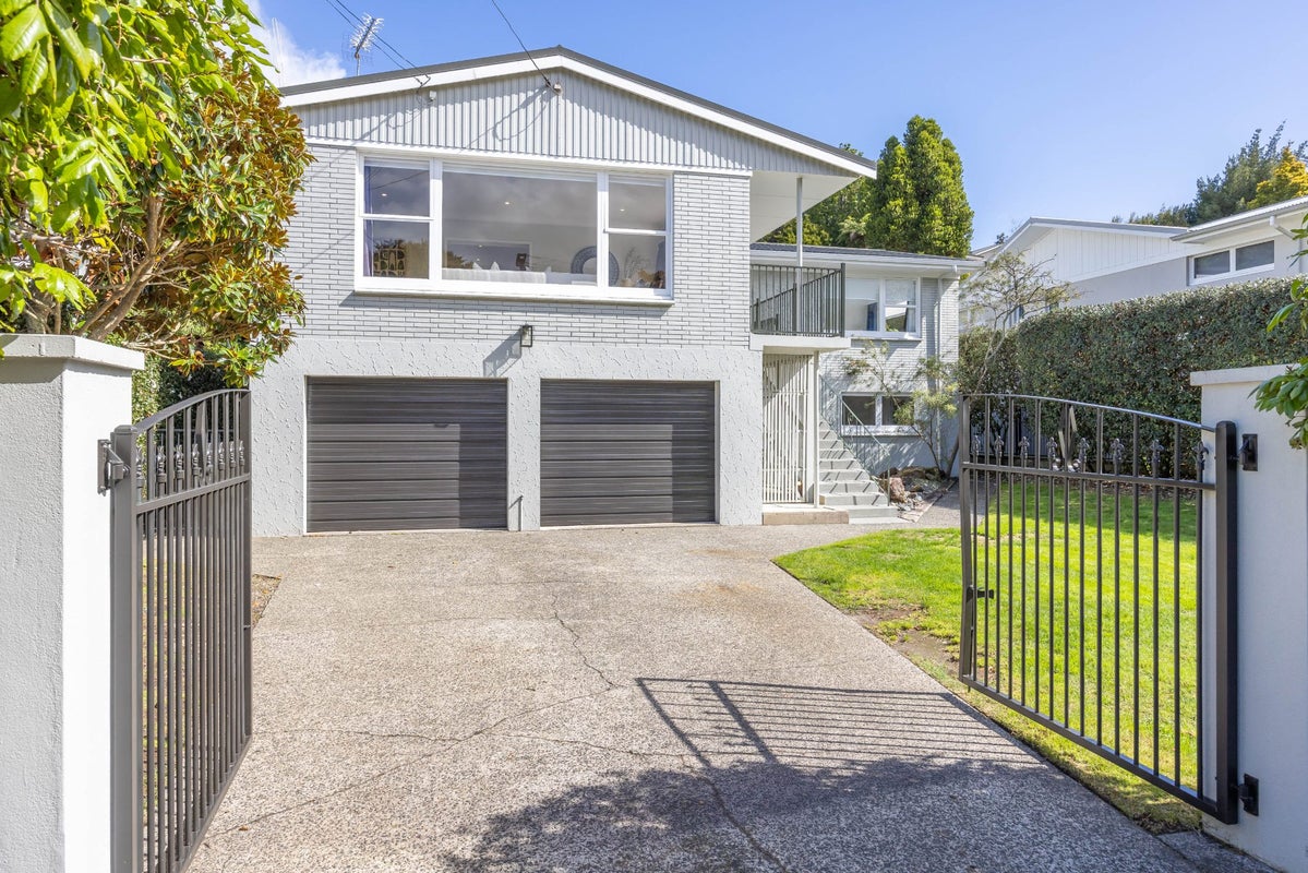 61 Awatere Avenue, Beerescourt, Hamilton - Carousel 1