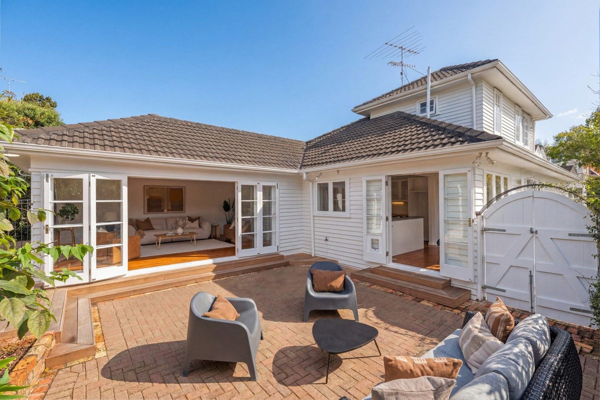 29 Entrican Avenue, Remuera, Auckland - Carousel 2