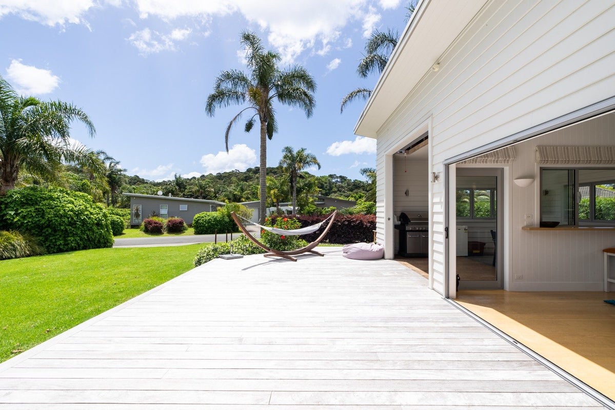 2 Meridian Place, Matapouri, Whangarei - Carousel 1