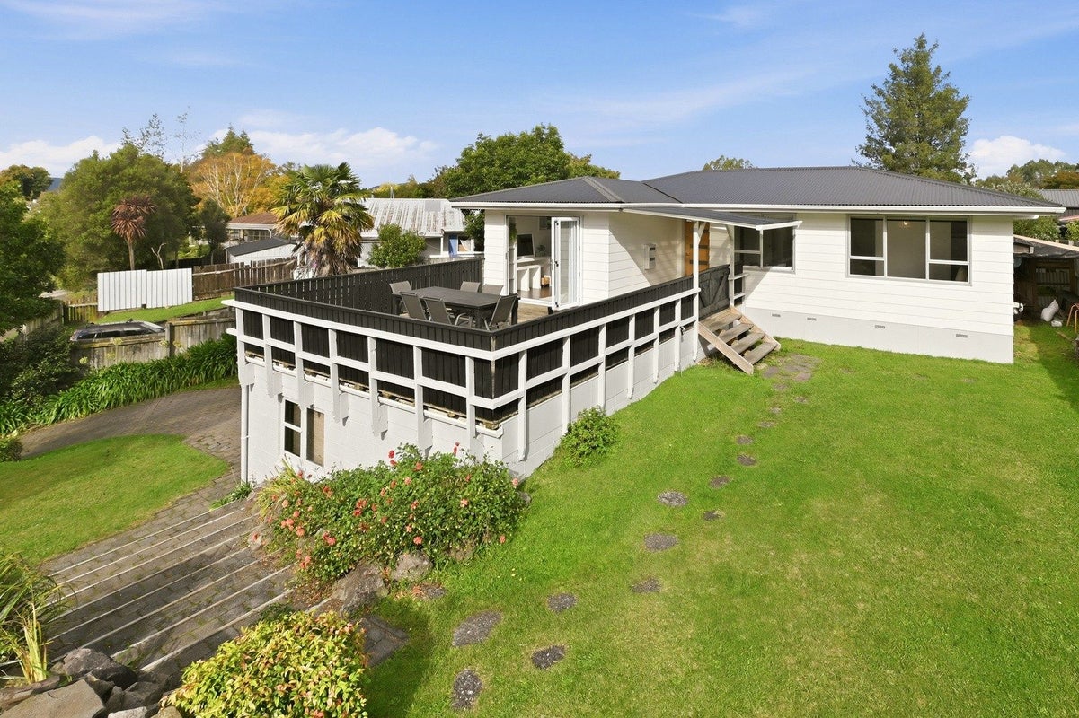 7 Turquoise Place, Pukehangi, Rotorua - Carousel 1