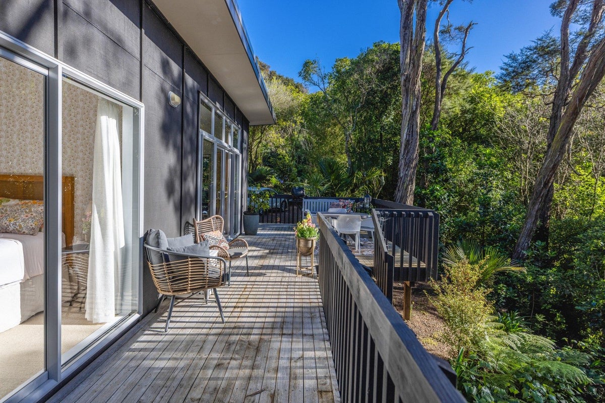 101 Glen Brook Road, Omiha, Waiheke Island - Carousel 1