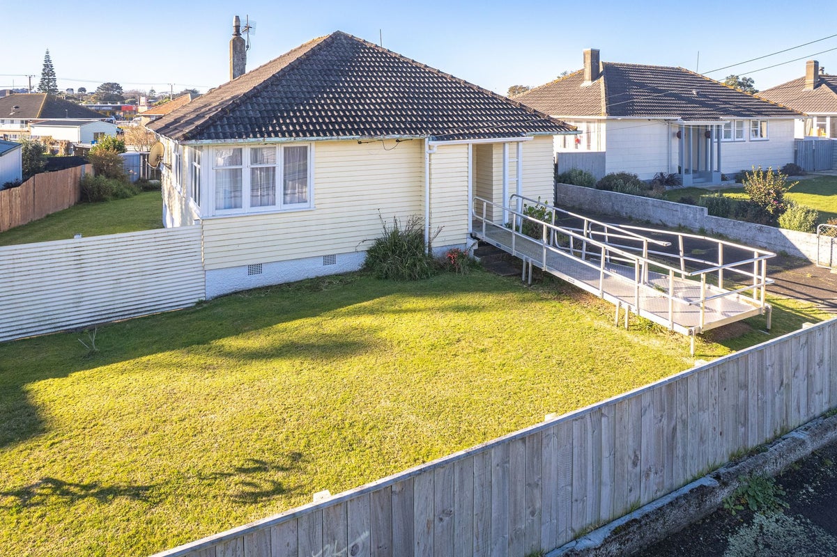 34 Akatea Street, Gonville, Whanganui - Carousel 1