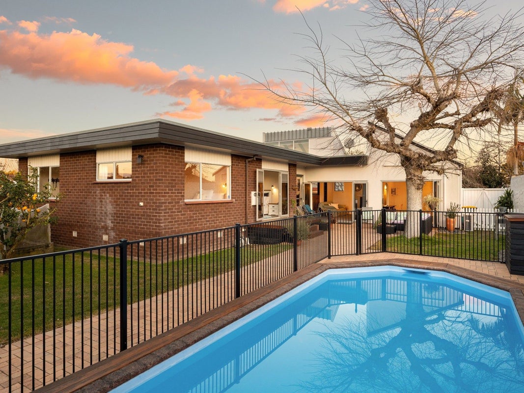 13 Egmont Street, Chartwell, Hamilton - Carousel 1