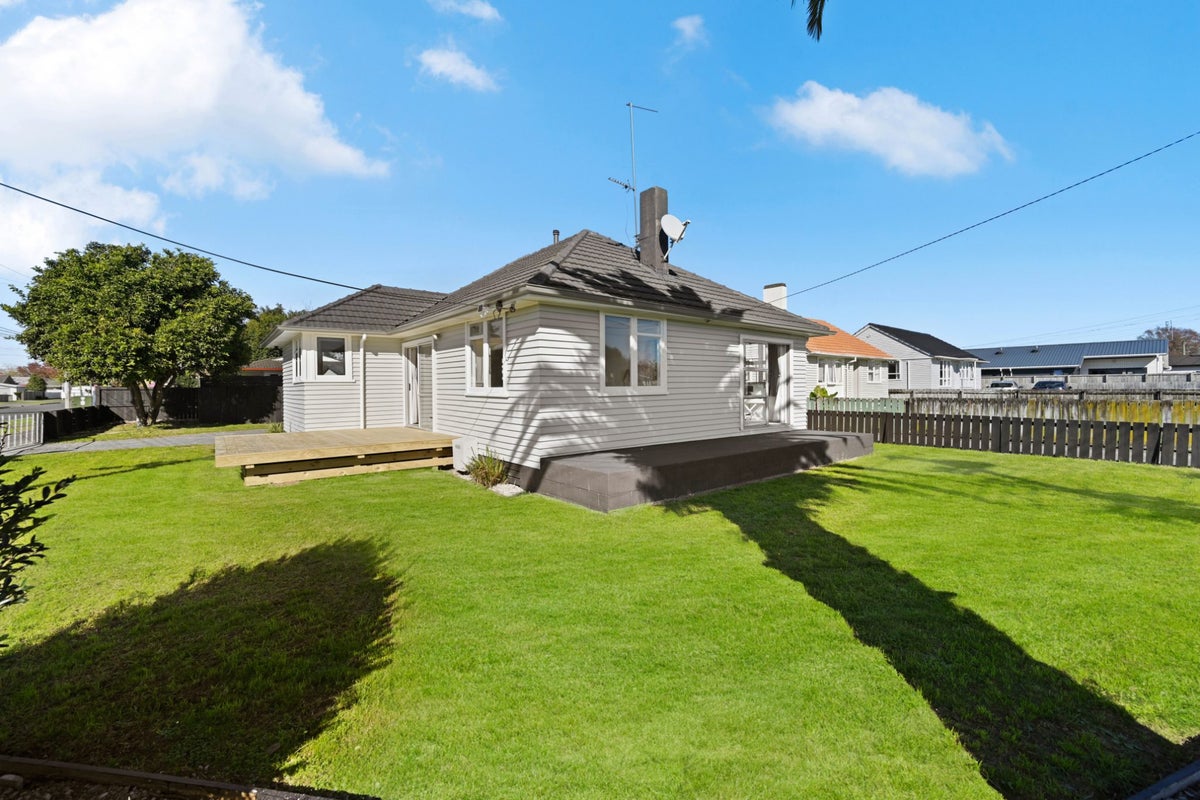 2 Roy Street, Nawton, Hamilton - Carousel 1