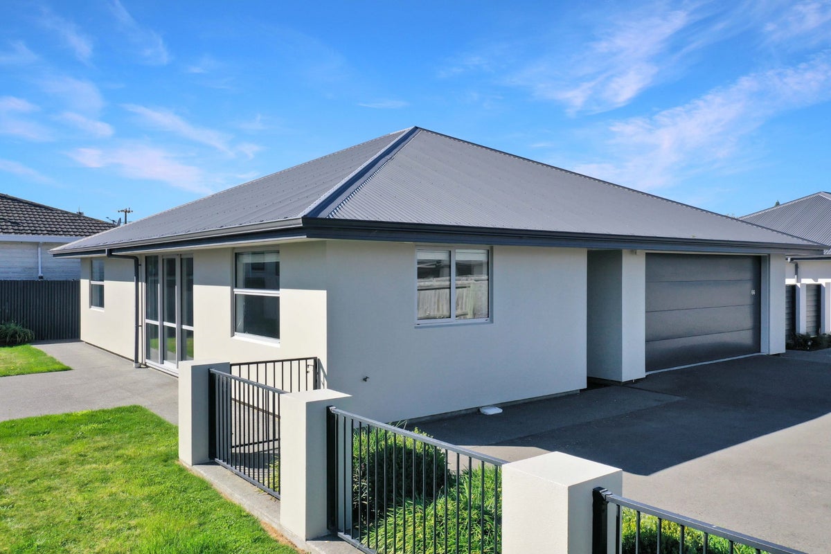 66 Kelvin Crescent, Allenton, Ashburton - Carousel 1