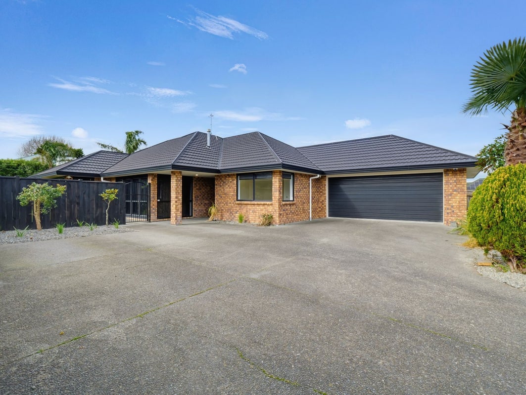 72 Geneva Terrace, Kelvin Grove, Palmerston North - Carousel 1