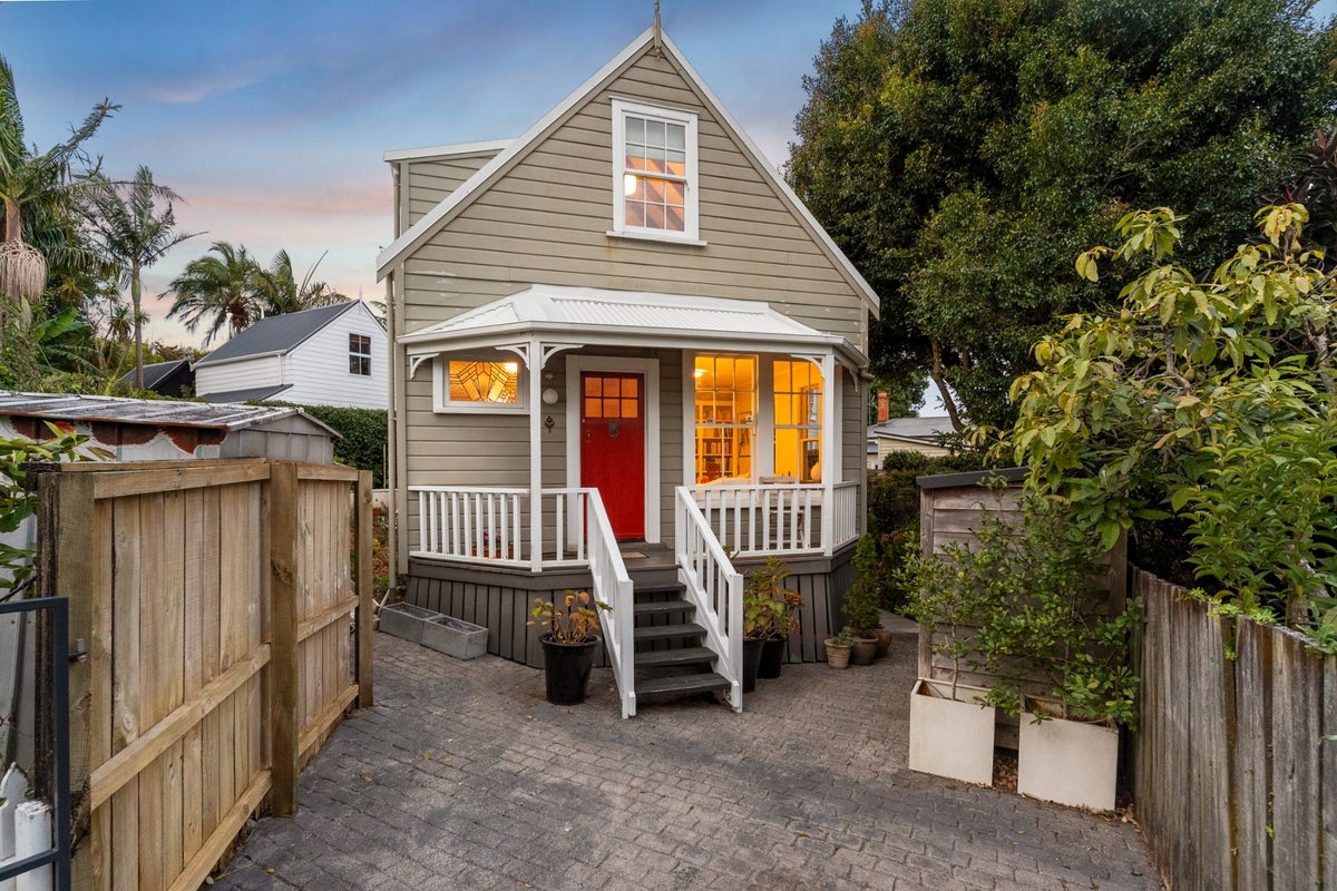 30A Cooper Street, Grey Lynn, Auckland - Carousel 1
