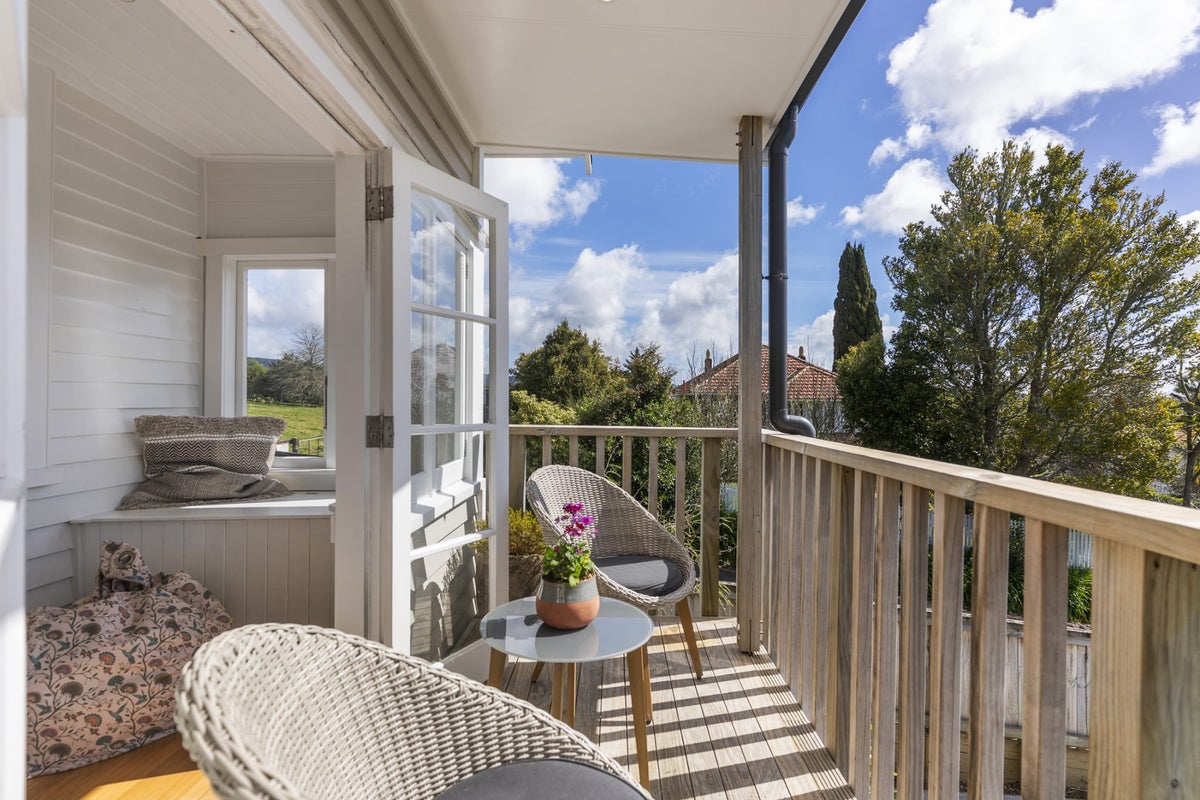 298 Glengarry Road, Glen Eden, Auckland - Carousel 2