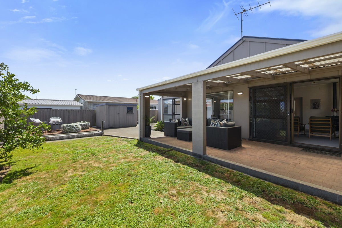 115 Heta Road, Highlands Park, New Plymouth - Carousel 2