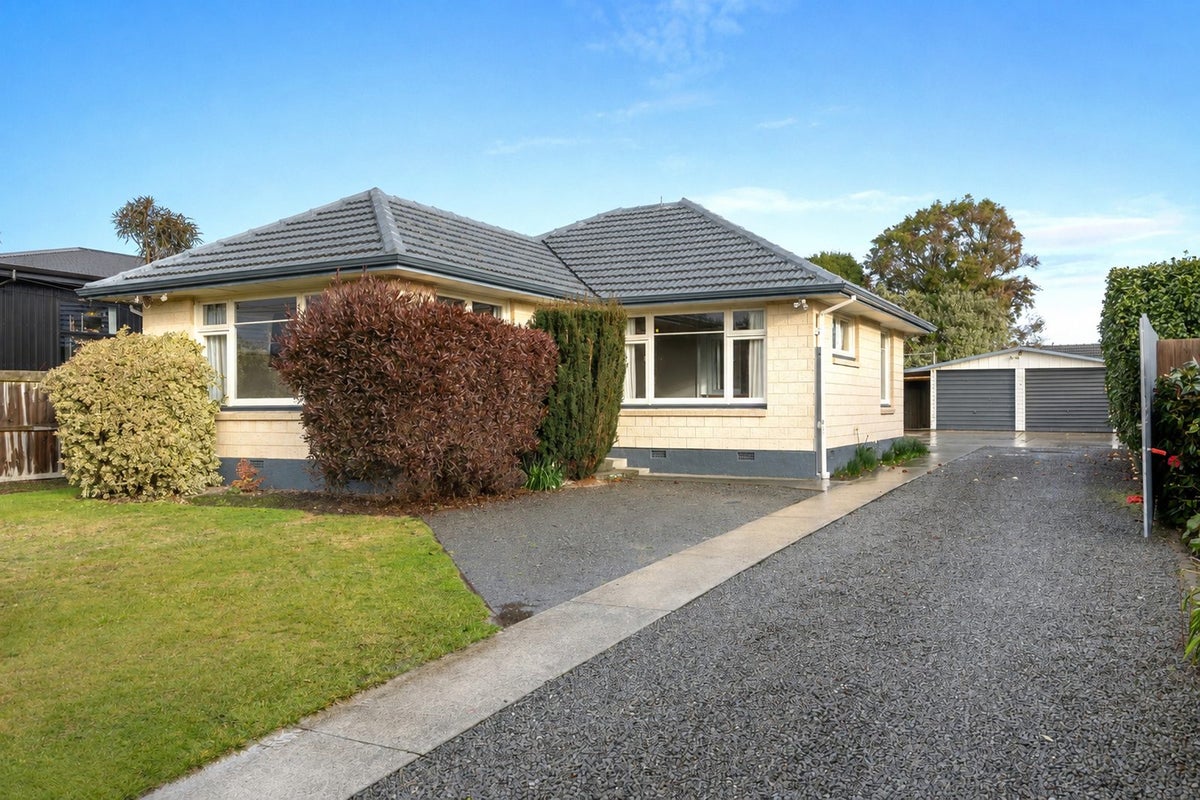 17 Pembroke Street, Avondale, Christchurch - Carousel 1