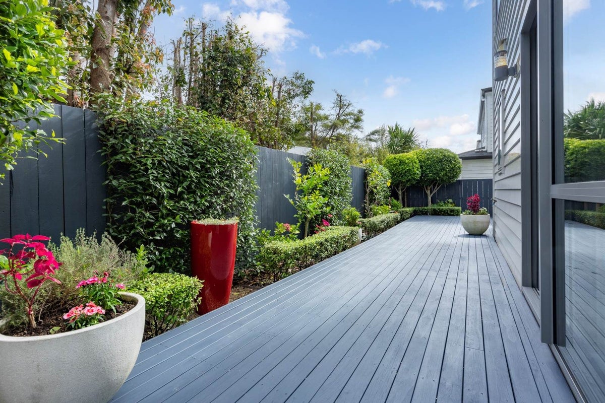 20C Kaurilands Road, Titirangi, Auckland - Carousel 23