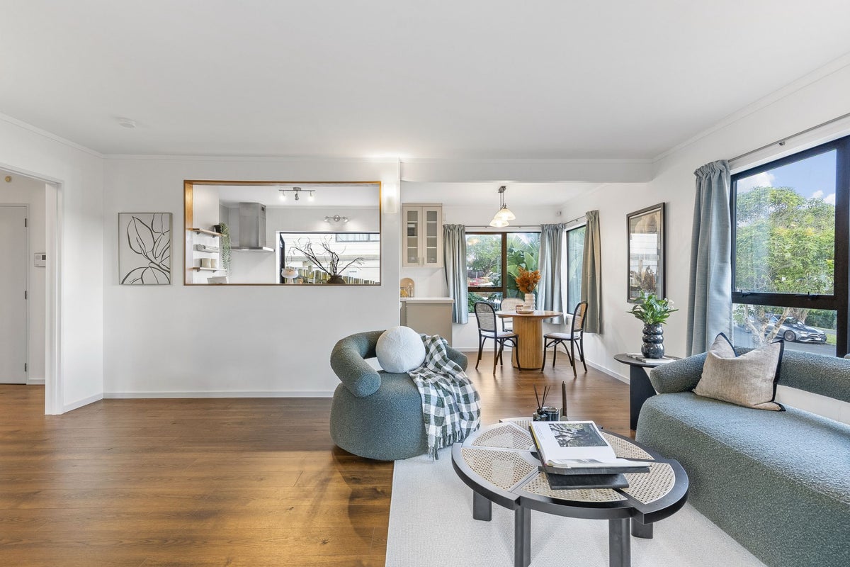 5 Newport Place, Forrest Hill, Auckland - Carousel 2