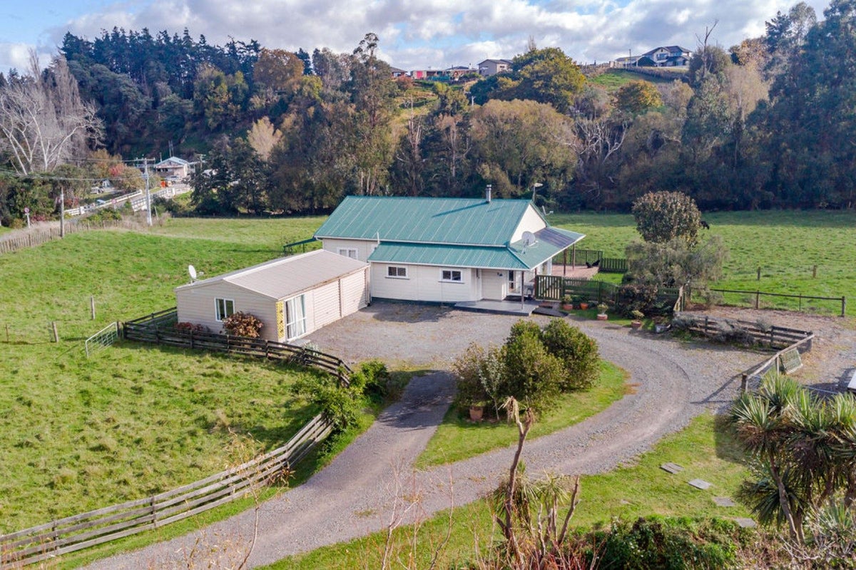 41 Riverdale Road, Dannevirke - Carousel 35