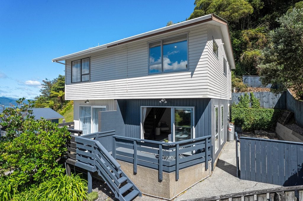 85A Mulberry Street, Normandale, Lower Hutt - Carousel 1