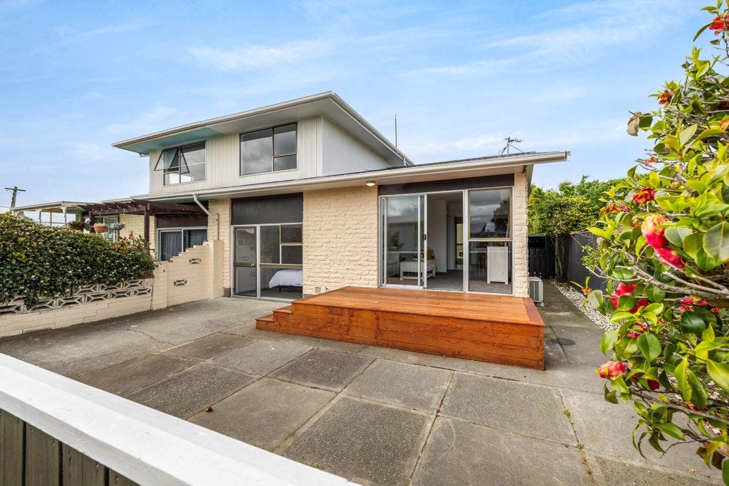 2/7 Collingwood Street, New Brighton, Christchurch - Carousel 1