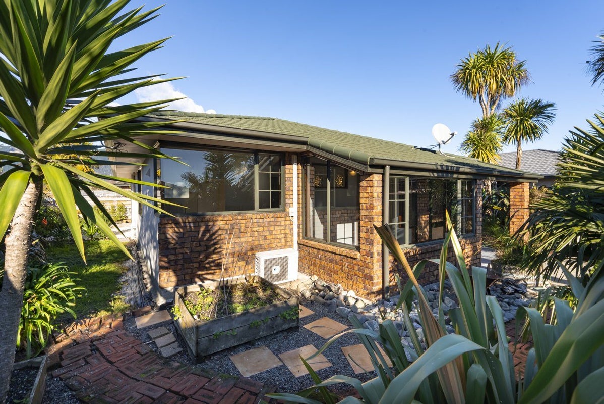 7 Holcroft Place, Stoke, Nelson - Carousel 2