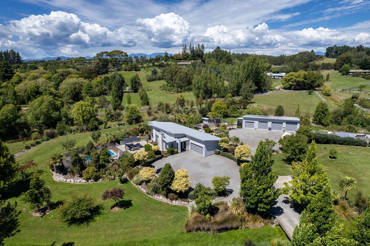 245 Westdale Road, Redwood Valley, Richmond - Carousel 1