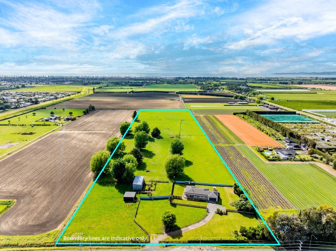 30 Ulyatt Road, Meeanee, Napier - Carousel 1