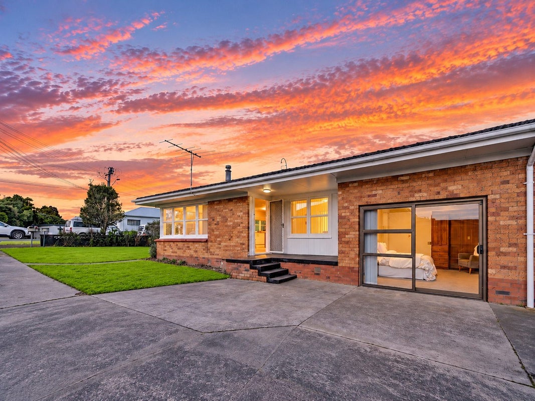 1/4 Russell Road, Manurewa, Manukau City, Auckland - Carousel 1