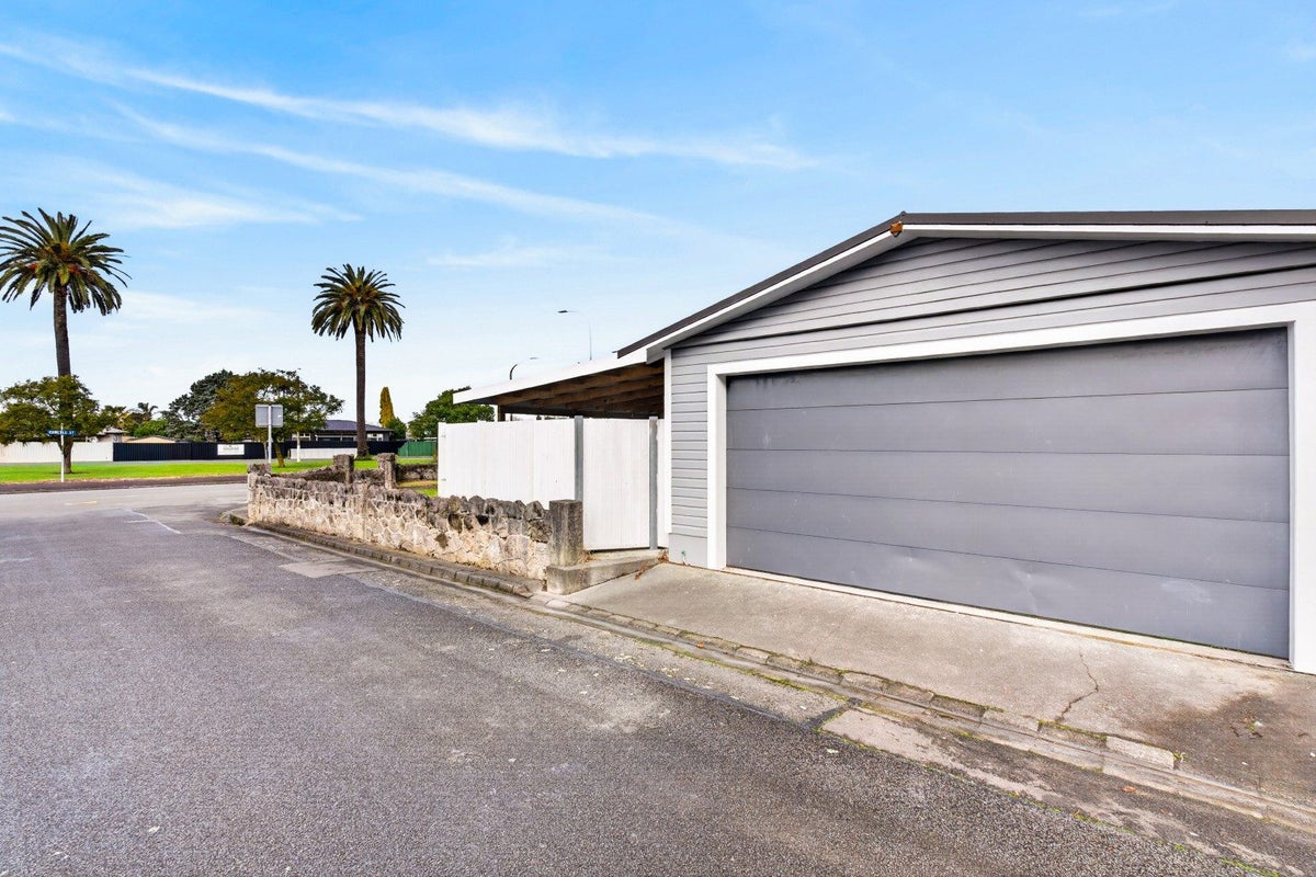 203 Carlyle Street, Napier South, Napier - Carousel 18