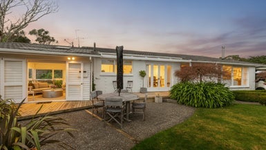11 Chudleigh Grove, Churton Park, Wellington - Carousel 1