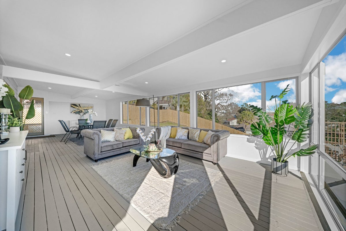 10 Beaufort Place, Papatoetoe, Auckland - Carousel 1