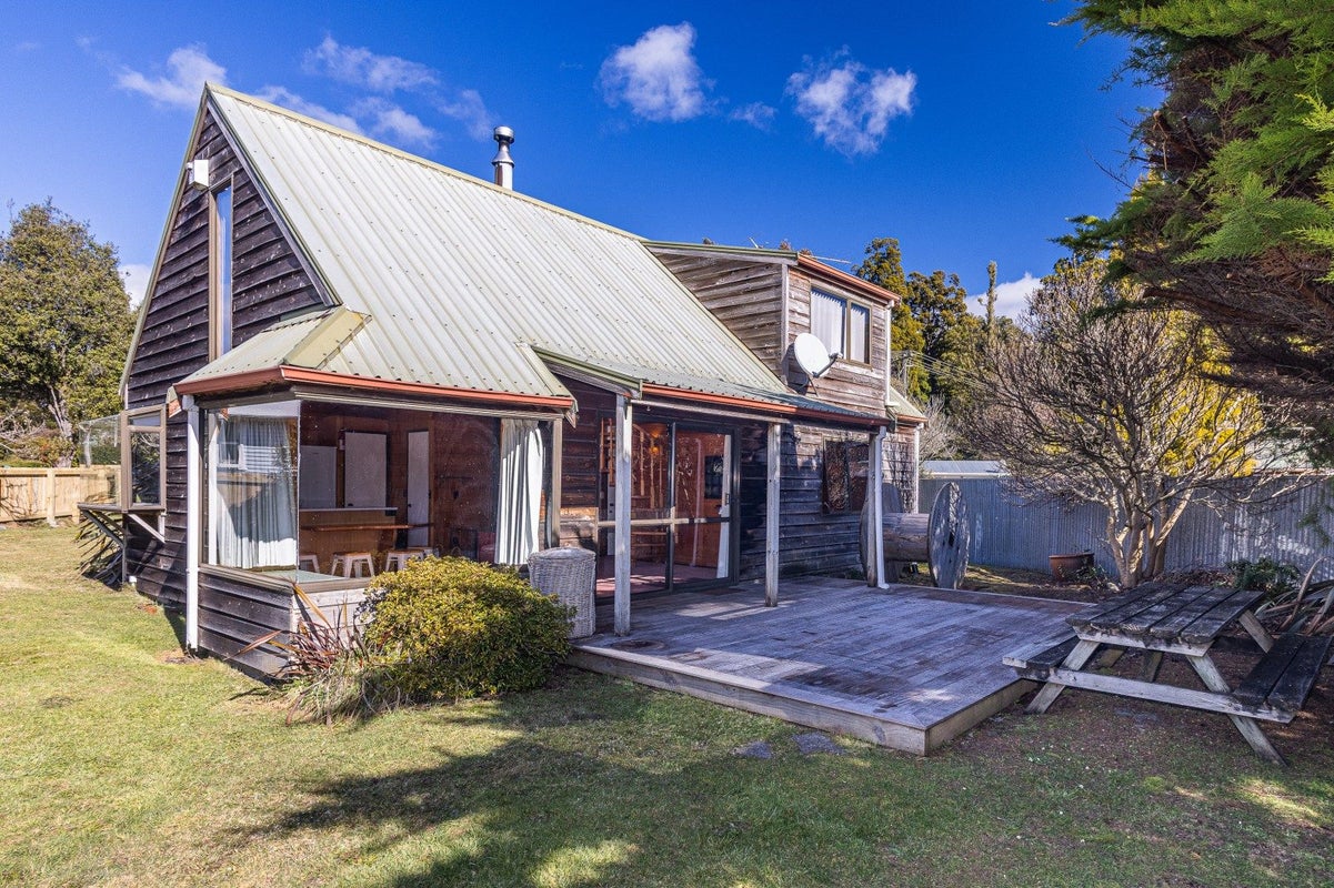 26 Moore Street, Ohakune, Ohakune - Carousel 1