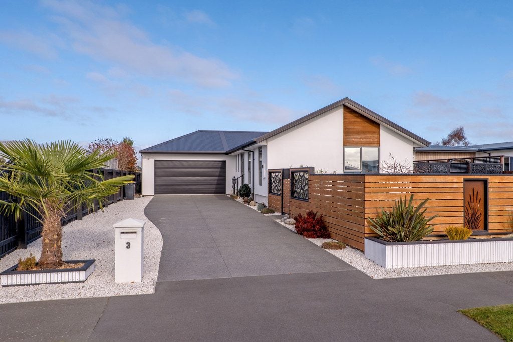 3 Kingsbridge Drive, Burwood, Christchurch - Carousel 1