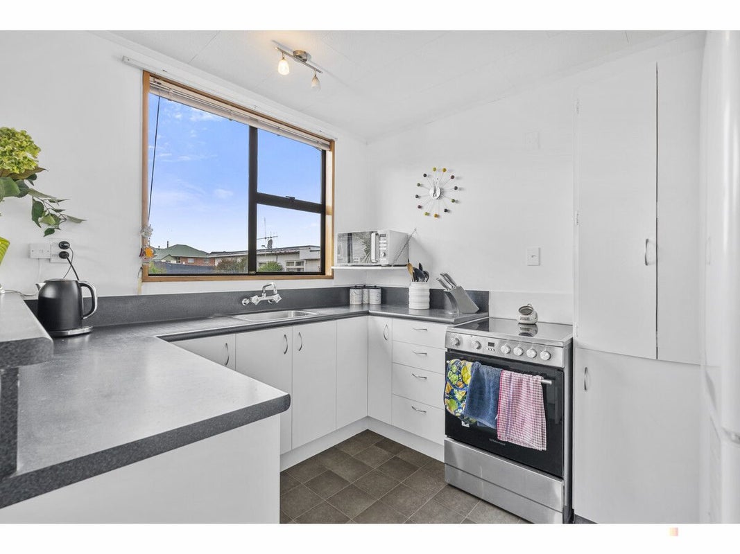 4/57 Evans Street, Maori Hill, Timaru - Carousel 2