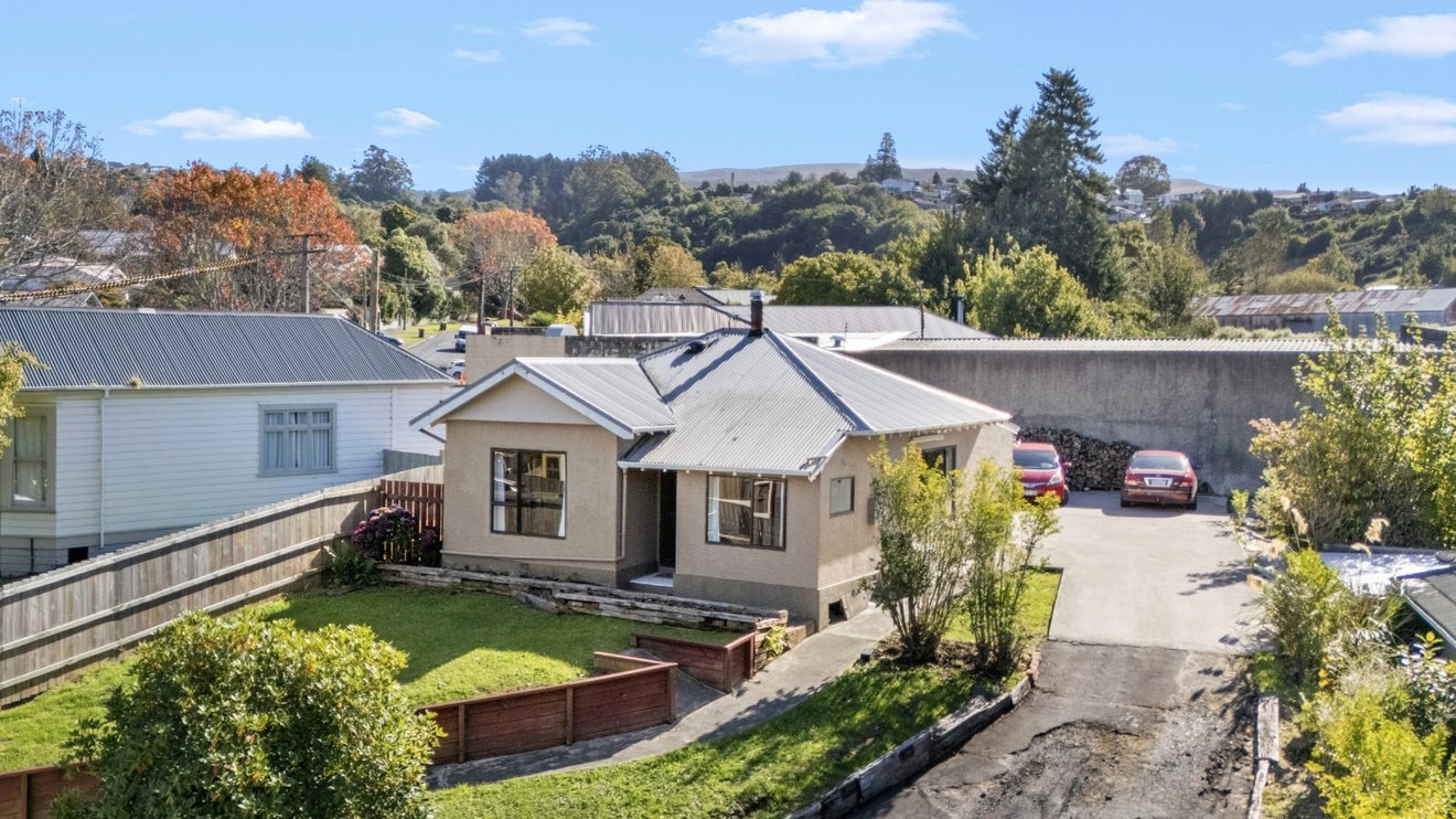 4 Brockville Road, Glenross, Dunedin - Carousel 1