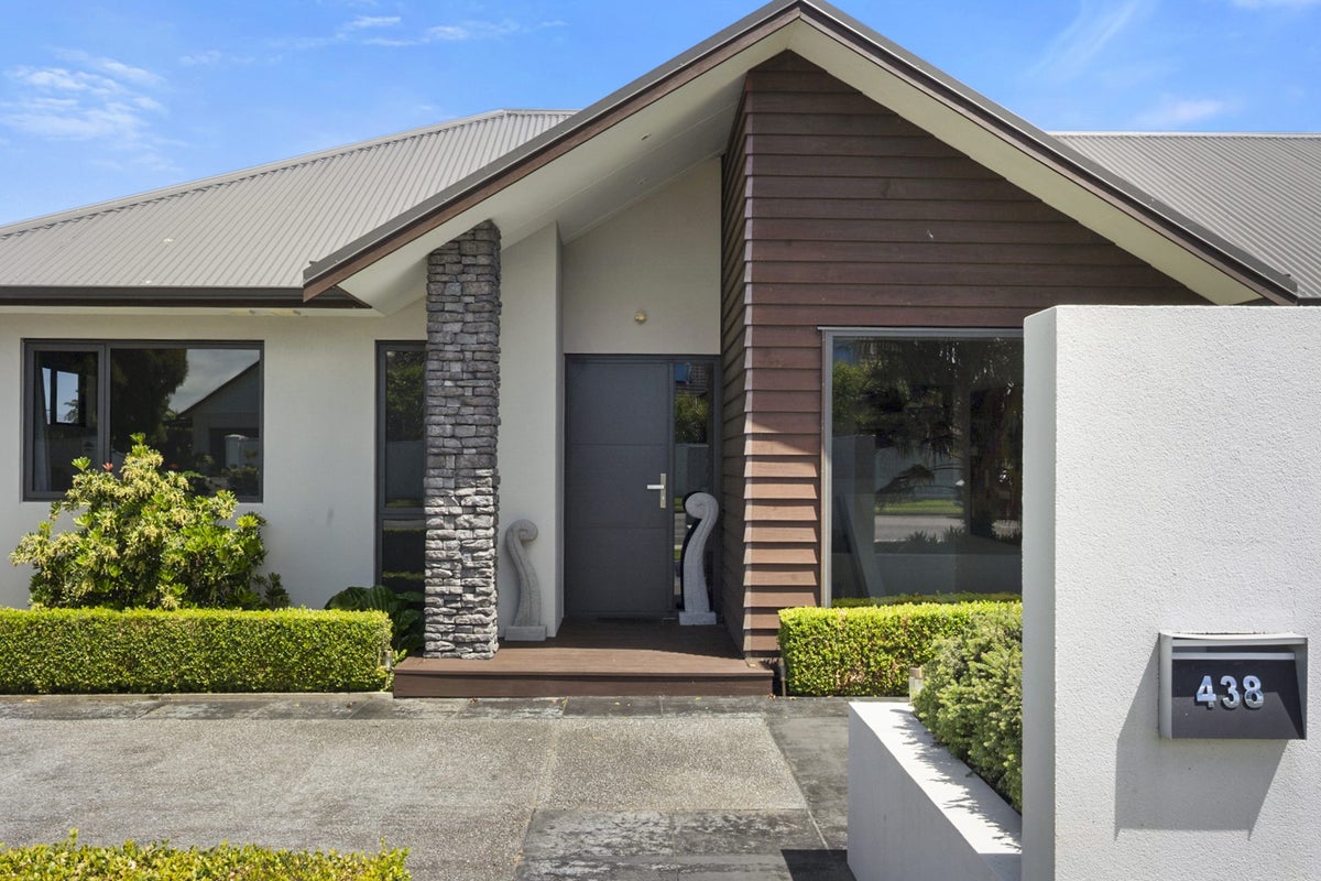 438 Mangorei Road, Highlands Park, New Plymouth - Carousel 1