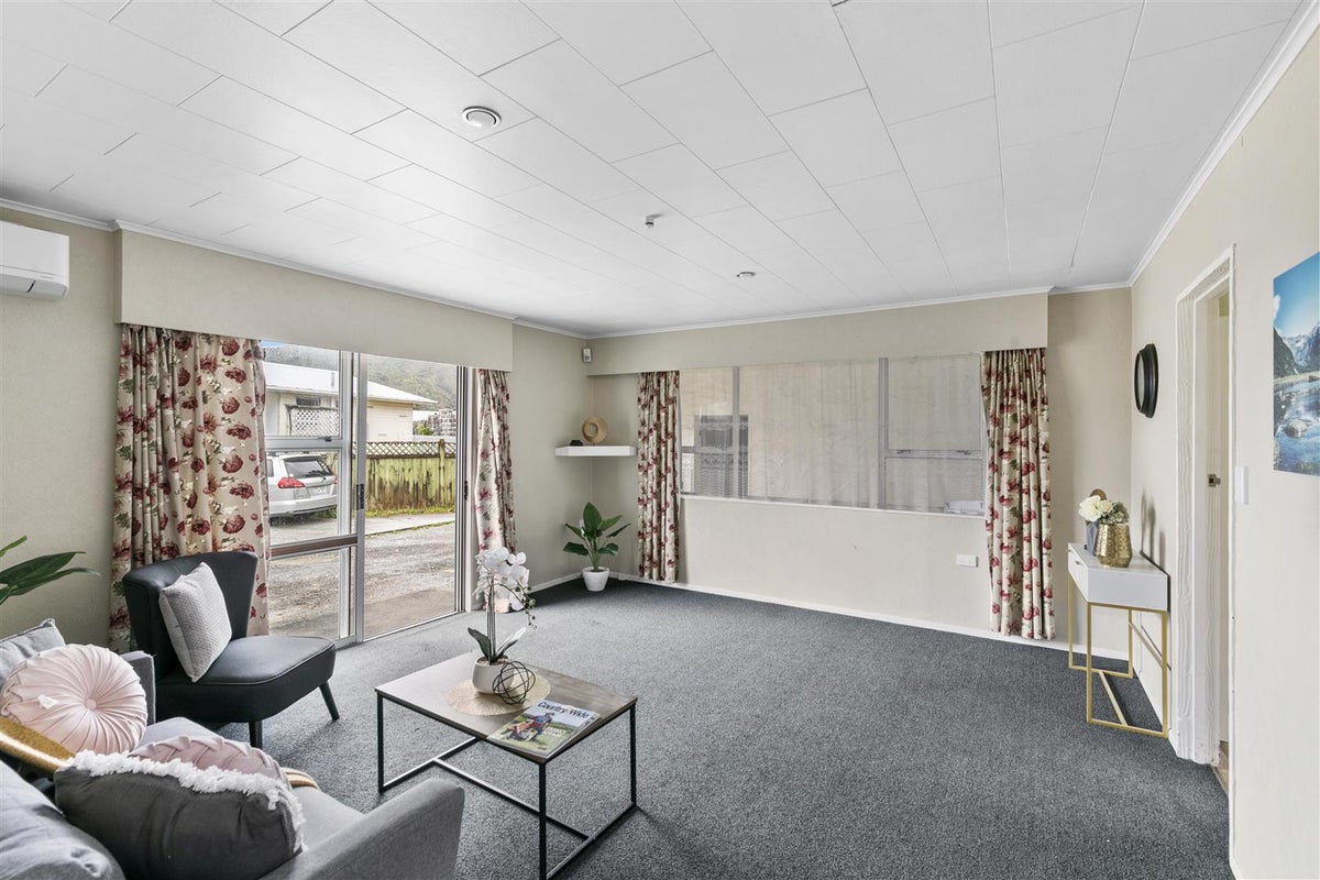 1/307 WELLINGTON RD, Wainuiomata, Lower Hutt - Carousel 1
