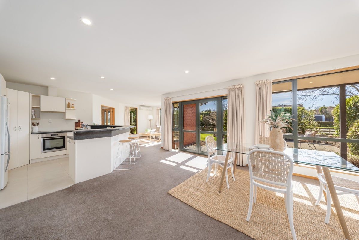 2 Springvale Gardens, Harewood, Christchurch - Carousel 2