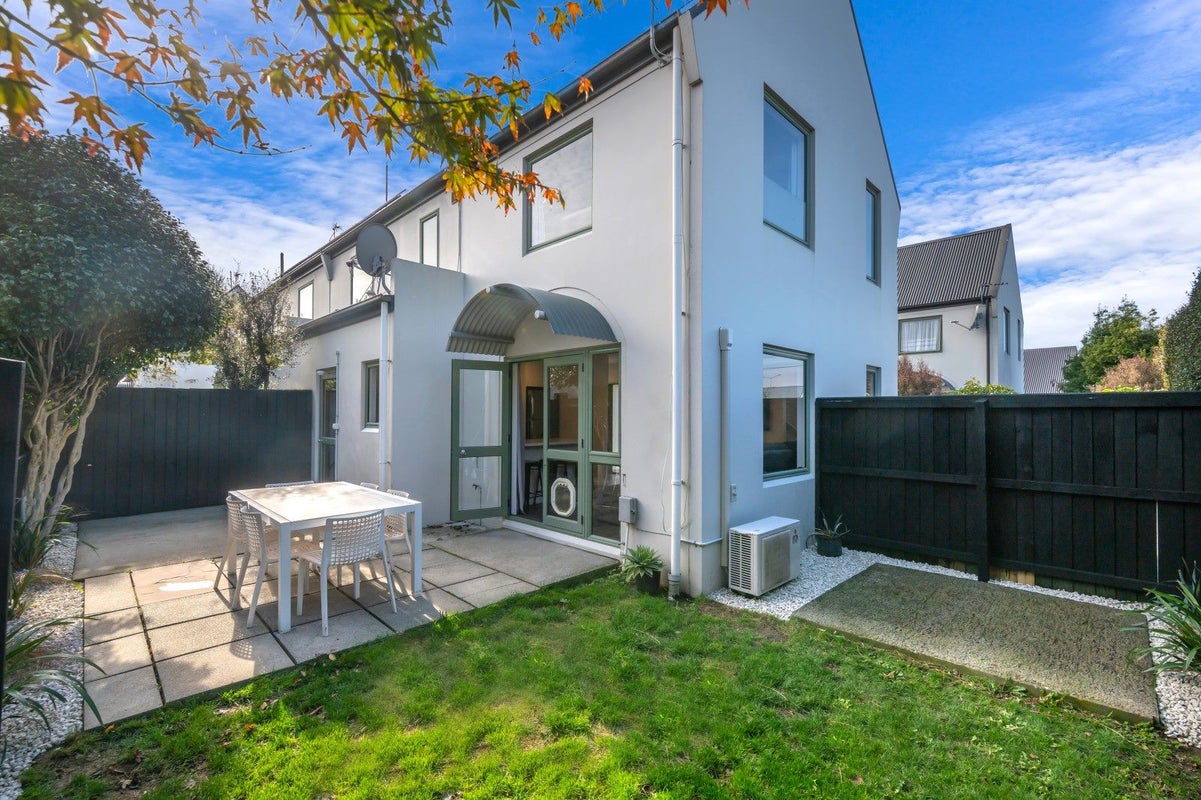 1/11 Crohane Place, Addington, Christchurch - Carousel 1