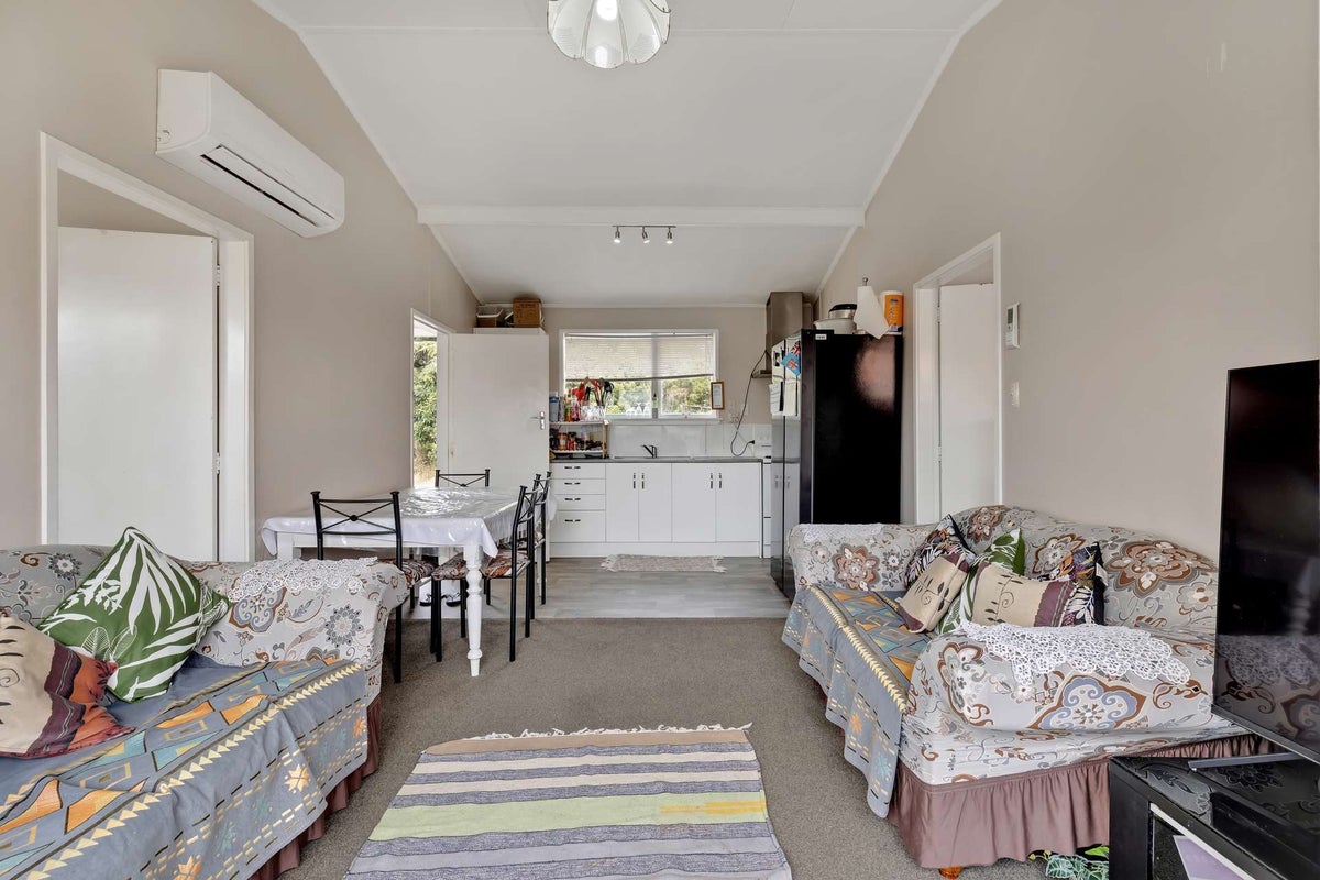 2/86 Weld Street, Redwoodtown, Blenheim - Carousel 2