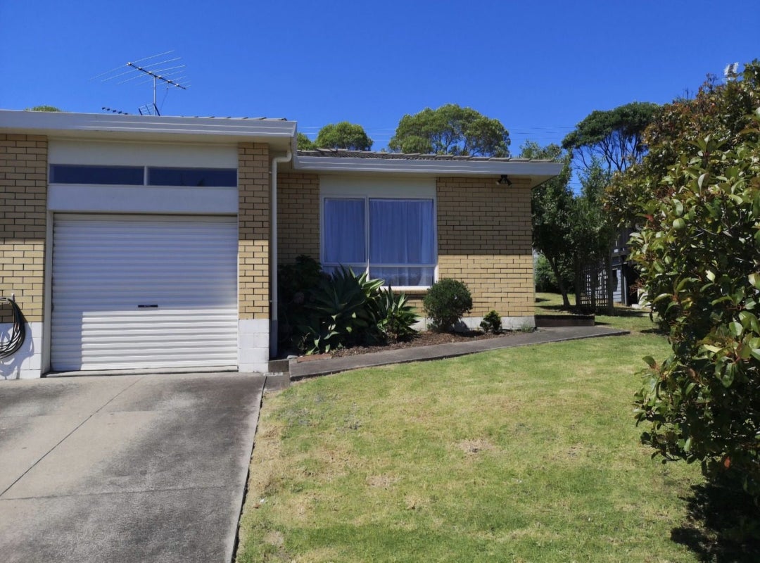 12 Carl Place, Unsworth Heights, Auckland - Carousel 2