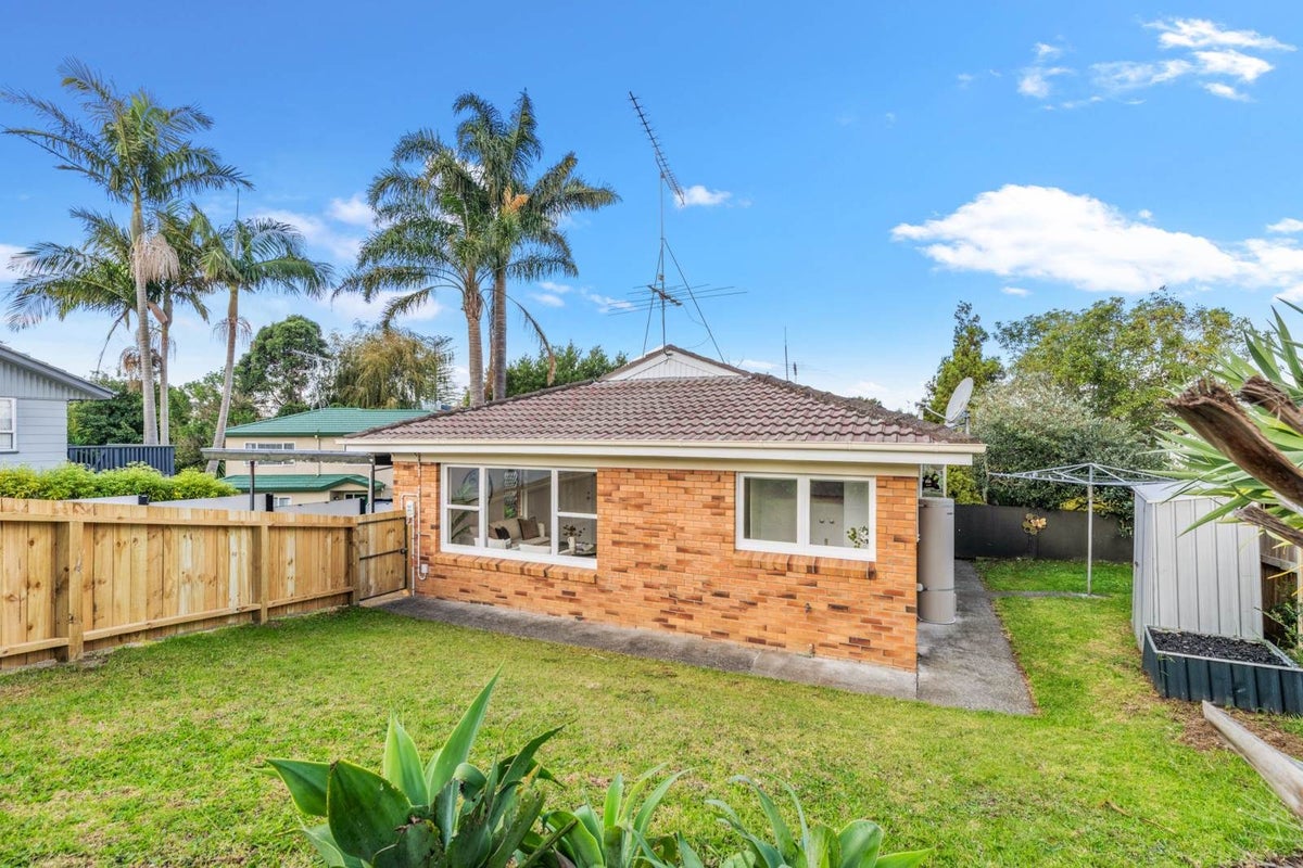 1/11 Broadview Place, Howick, Auckland - Carousel 2