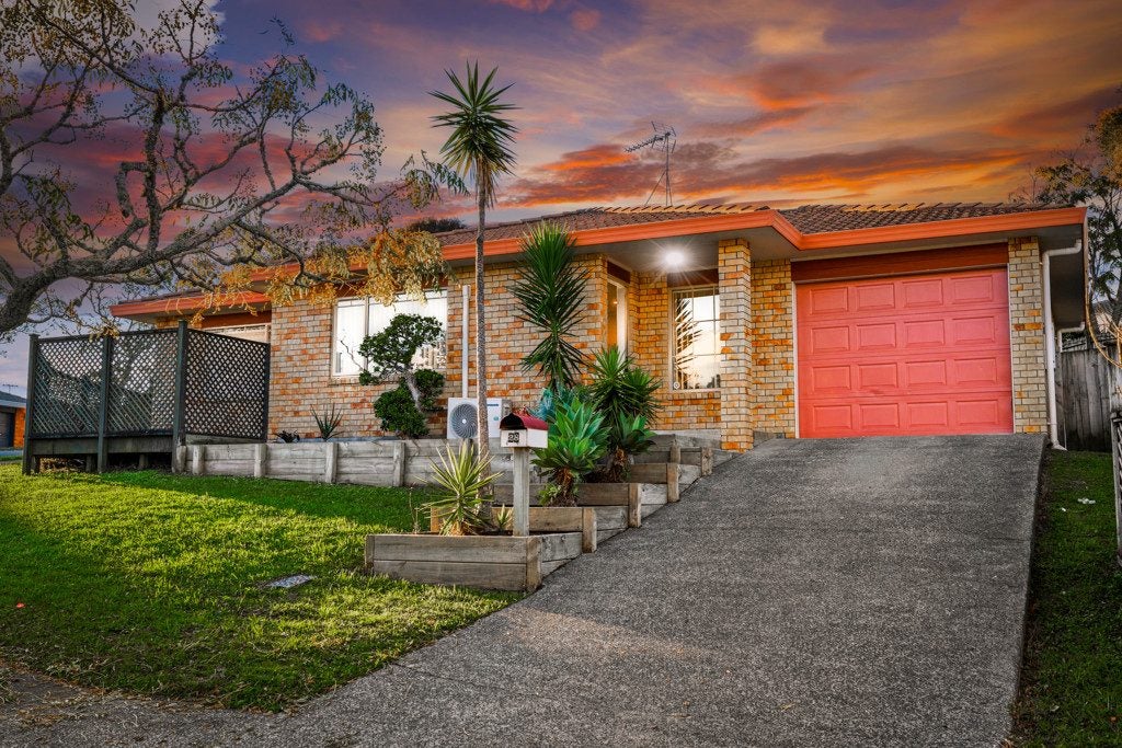 28 Ginders Drive, Massey, Auckland - Carousel 1