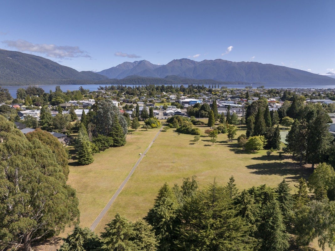 5 Cleddau Street, Te Anau, Te Anau - Carousel 2