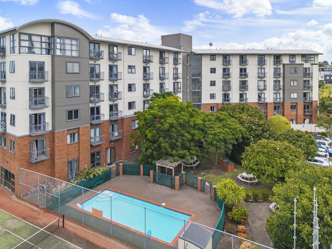 2A/10 Crown Lynn Place, New Lynn, Auckland - Carousel 2