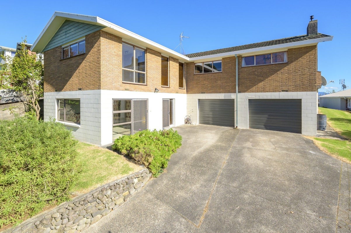 17 Upland Street, Brookfield, Tauranga - Carousel 1