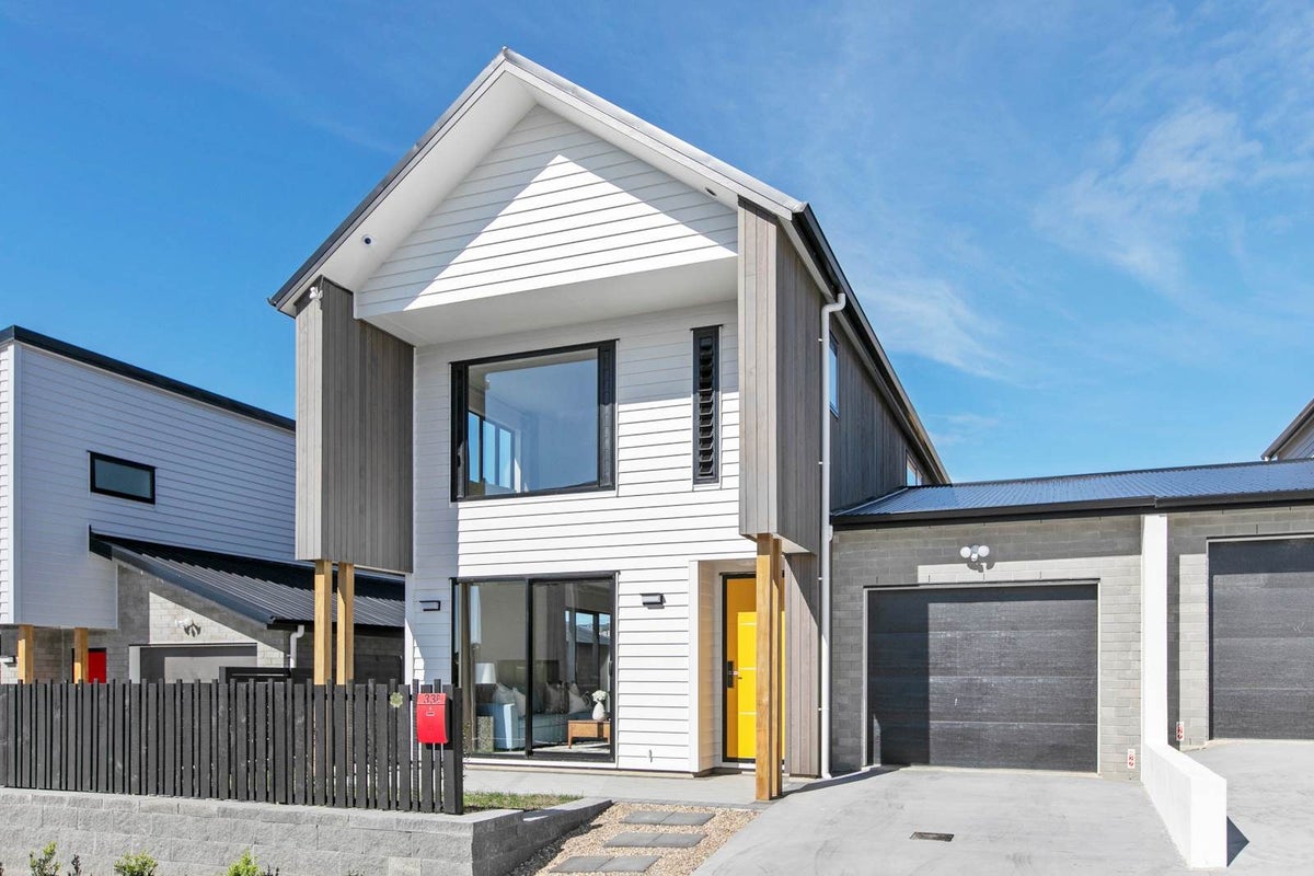 33B Westgate Drive, Westgate, Auckland - Carousel 1