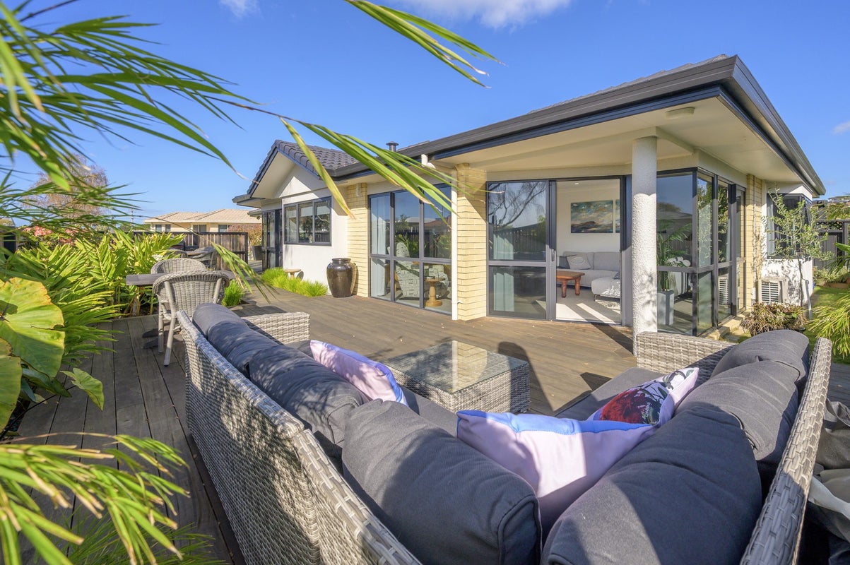 15 Ngahere Street, Otumoetai, Tauranga - Carousel 2