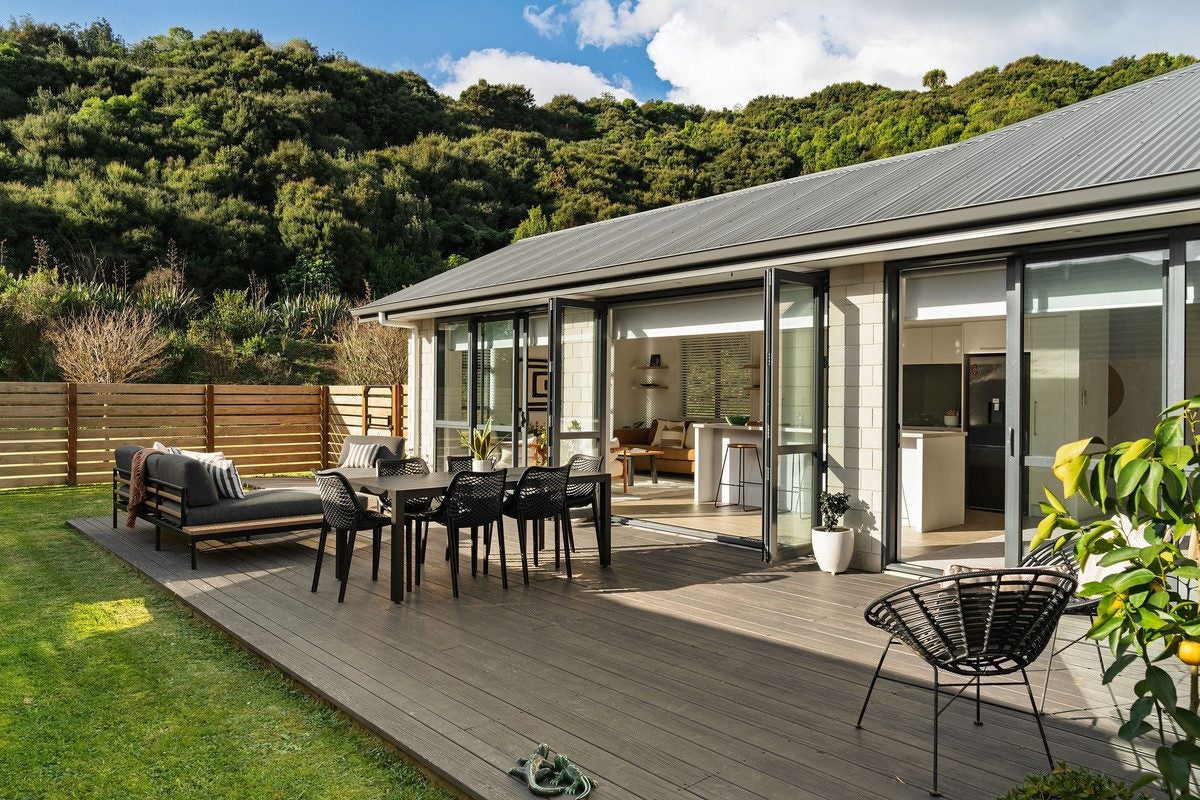 8 Conniston Way, Pyes Pa, Tauranga - Carousel 1