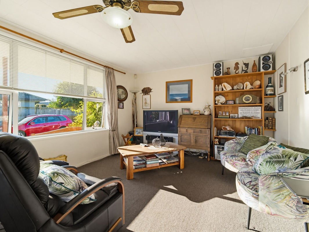 1107 Heretaunga Street East, Parkvale, Hastings - Carousel 2