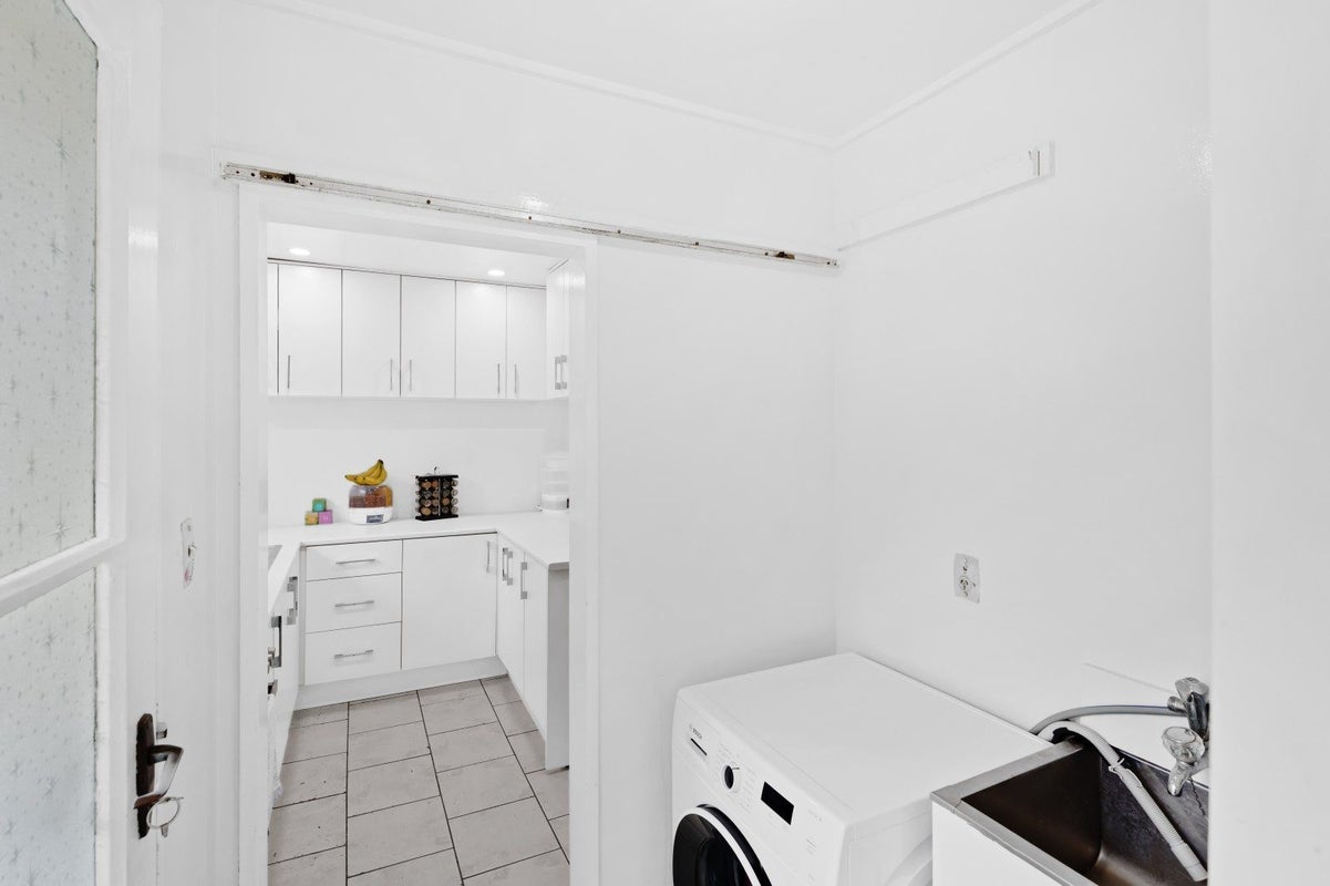 2/264 GROUNSELL CRES, Belmont, Lower Hutt - Carousel 2